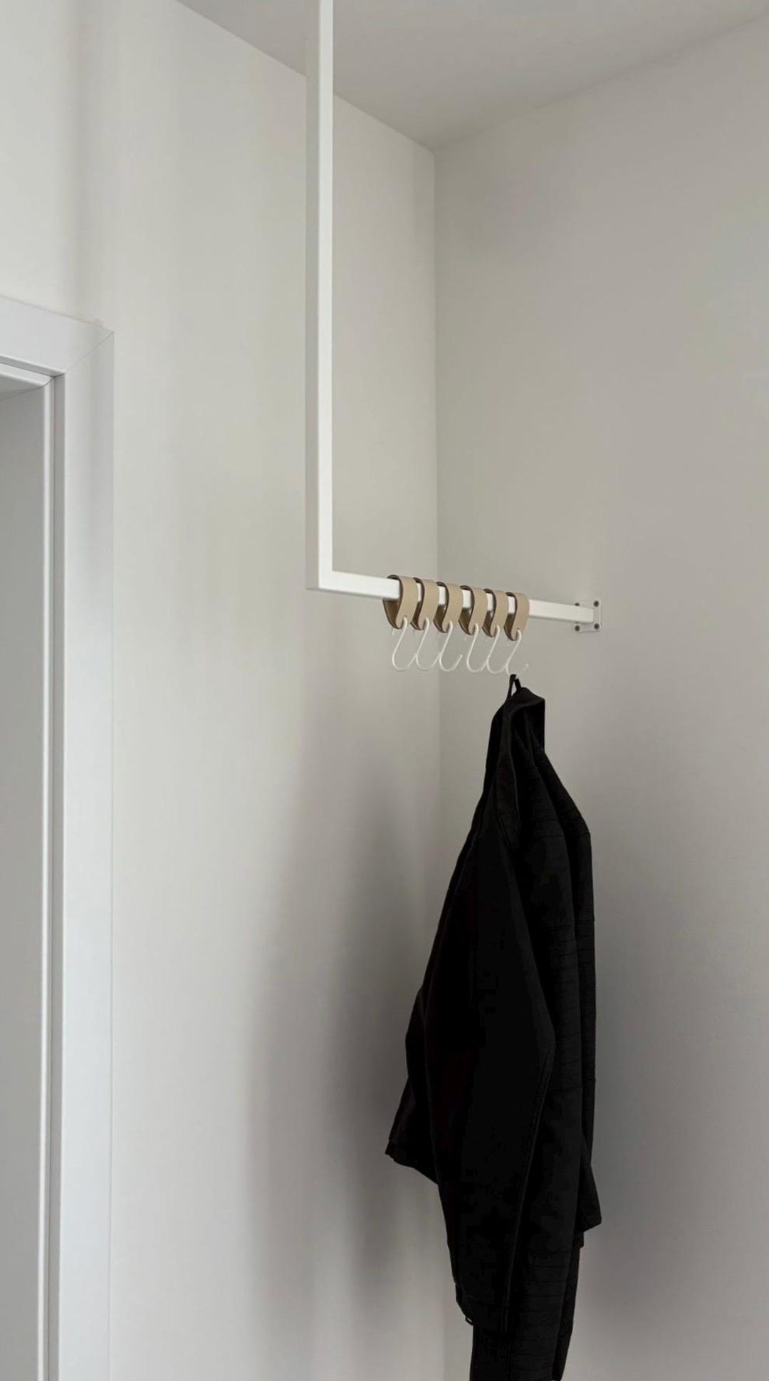 L Shaped Rack Modern L-shaped Clothes Rack – Industrial Design | Matte White ...