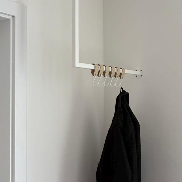 Perchero metálico en forma de L, blanco – armario de pared moderno