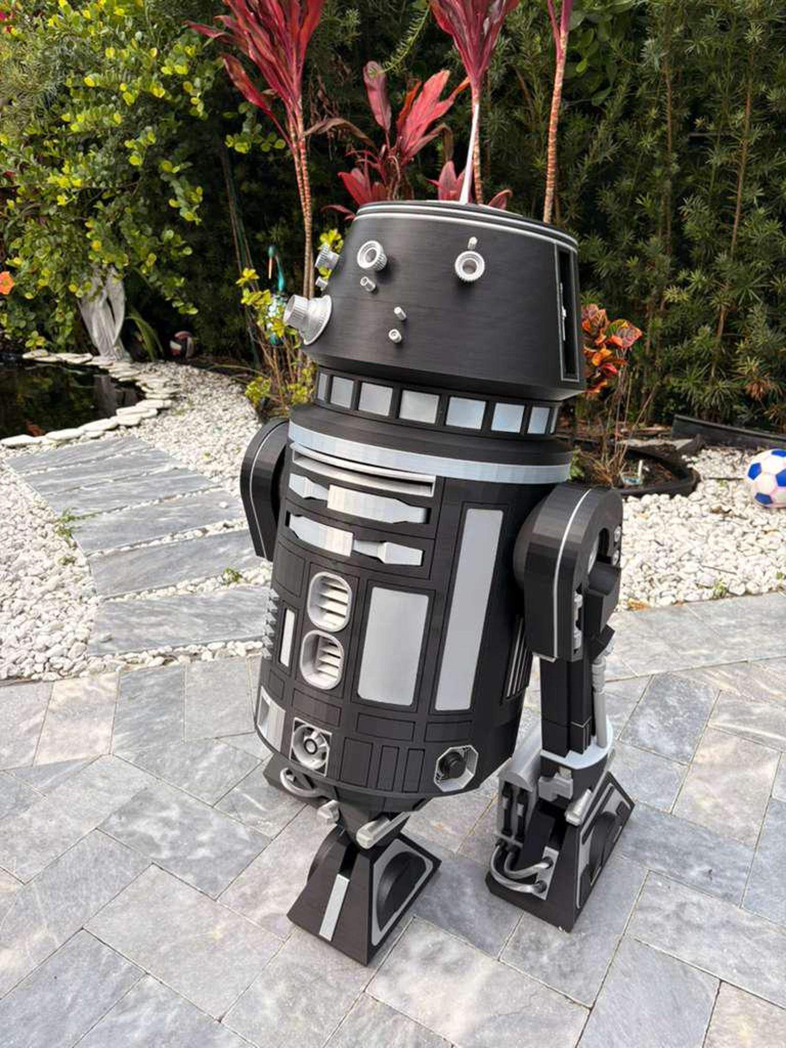 Star Wars | R2-Q5 - Astromech Droid | 43