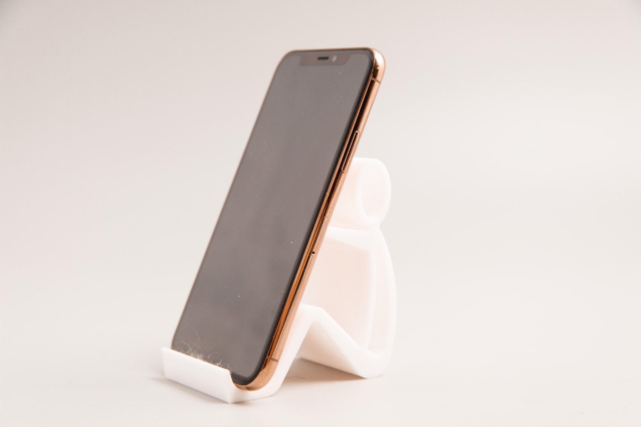 3D Printed Phone Stand: Stylish Hands-Free PLA Phone Holder