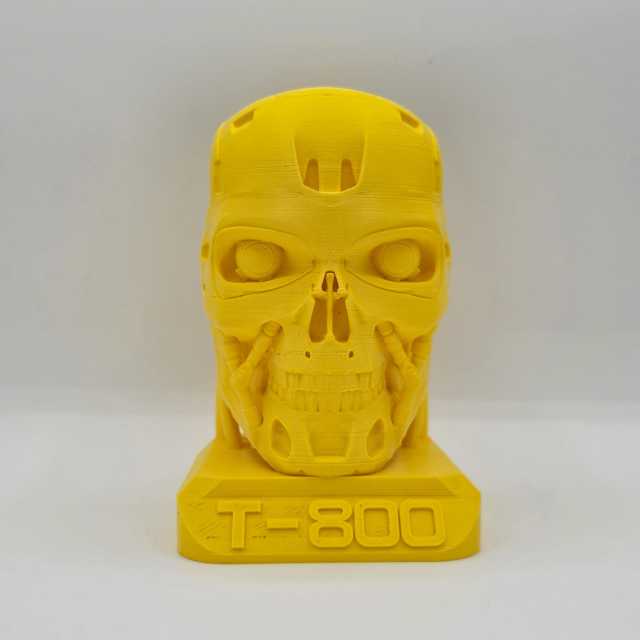 3D Printed Terminator T-800 Head Figurine: Fan Art Decor