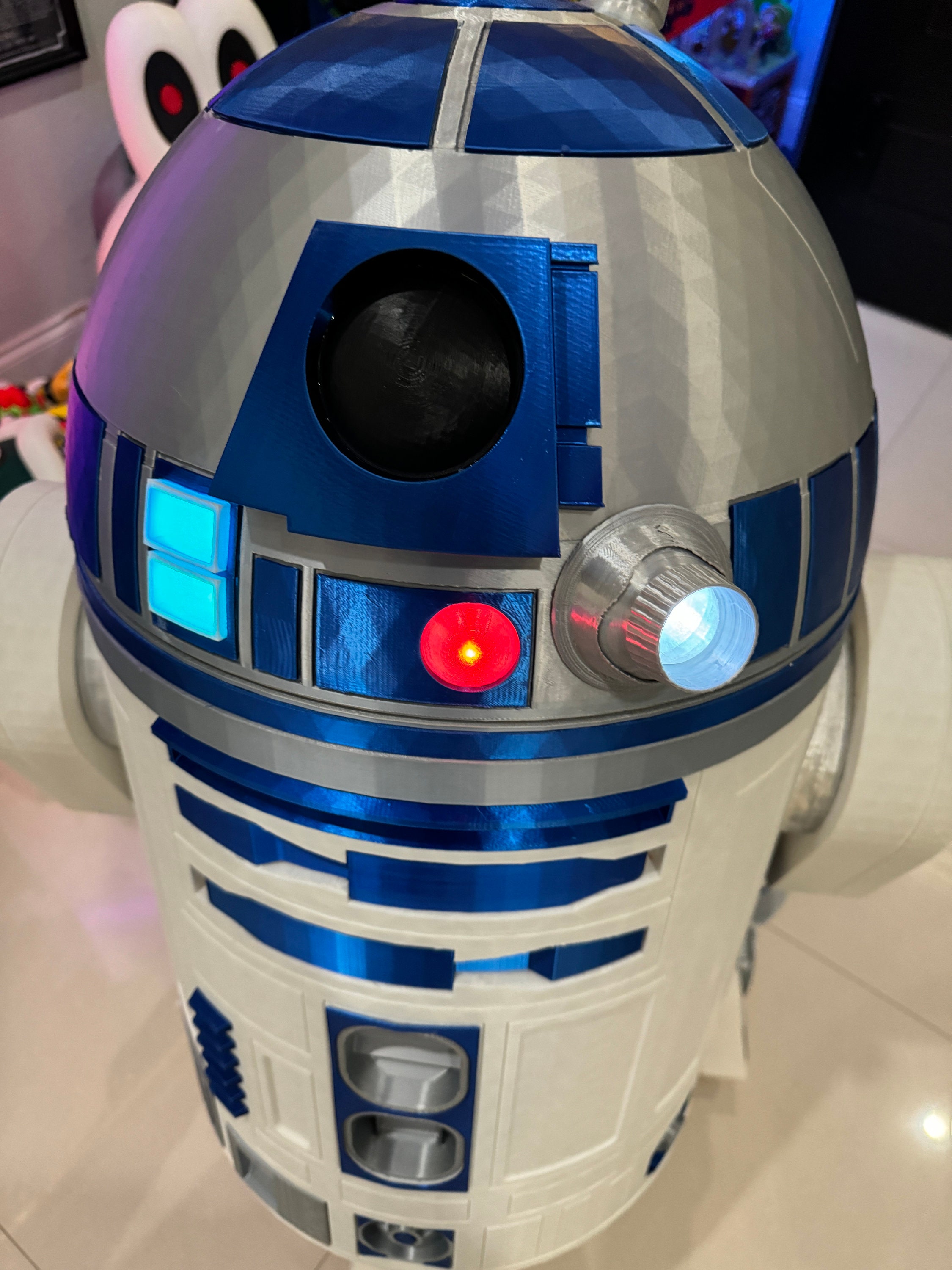 Star Wars R2-D2 - 1:1 Scale - 3D Printed-comes as Shown Star Wars R2-D2 - 1:1 Scale - 3D Printed-comes as Shown