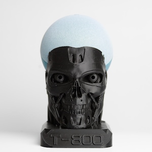 3D-utskriven Terminator T-100-huvudfigur: Amazon Echo 4:e generationens stativ