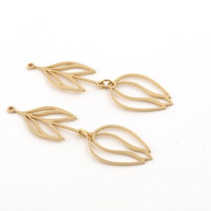 6 Pcs Raw Brass Tulip Boucles d'oreilles, Dangle Flower Charms, Two Pieces Tulip Flower Pendant, Brass Flower Charms, Boucles d'oreilles, SH-951 image 4