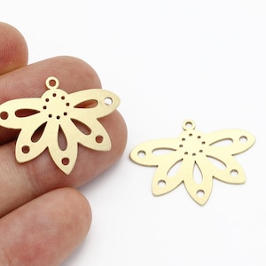2 Pcs Raw Brass Flower Earring, Daisy Earrings, Brass Flower Pendant, Flower Connector, Earring Findings, Jewelry Supplies, 22x29mm, SH-1892