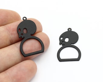 Colgante de calavera chapado en negro, amuletos de calavera, amuletos espeluznantes, joyería de Halloween chapada en negro, pendientes de calavera, hallazgos negros, 18x30 mm, SH-1472