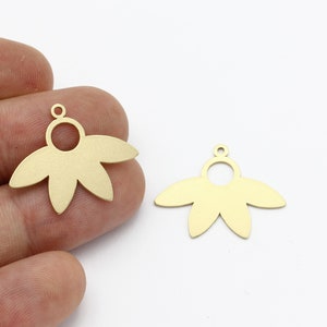 2 Pcs Raw Brass Daisy Pendant, Flower Charms, Brass Flower Earrings, Flower Connector, Earring Findings, Jewelry Supplies, 21x26mm, SH-1959