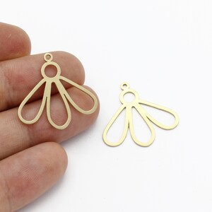 2 Pcs Raw Brass Flower Earrings, Floral Charms, Brass Flower Jewelry, Flower Pendant, Earring Findings, Jewelry Supplies, 25x26mm, SH-1998