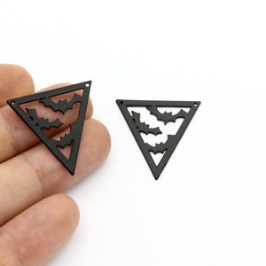 Black Plated Bat Pendant, Flying Bats Triangle Connector, Halloween Earrings, Halloween Findings, Jewelry Supplies, 26mm, SH-1523