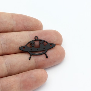 Black Plated UFO Alien Charm, Spaceship Pendant, UFO Alien Pendant, Spacecraft Alien Necklace, Laser Cut Findings, 19x30mm, SH-3346