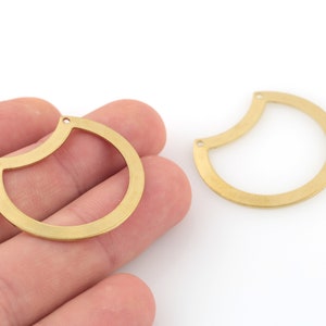 4 Pcs Raw Brass Moon Connector, Moon Charm, Two Holes Moon Earrings, Necklace Findings, Moon Pendant, Jewelry Supplies, 32x35mm, SH-410