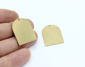 4 piezas de latón crudo arco D forma encanto, colgante en forma de D, joyería geométrica de latón, pendiente en forma de D, hallazgos de collar, 21x28 mm, SH-2513