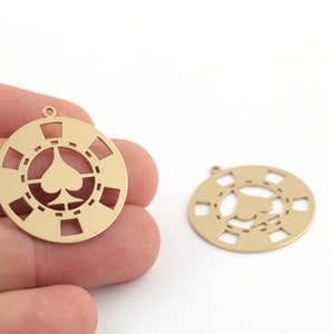 Ciondolo per carte da poker rotondo in ottone grezzo da 2 pezzi, medaglione di picche, ciondoli di Las Vegas, fascino del casinò, collana di poker, risultati tagliati al laser, SH-613