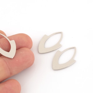 Pendientes colgantes chapados en rodio de 2 piezas, dijes en forma de almendra, pendientes geométricos, fornituras chapadas en rodio, fornituras cortadas con láser, 19x30 mm, SH-883