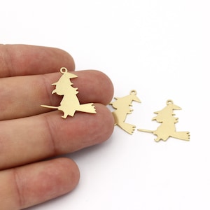 4 Pcs Raw Brass Witch Earrings, Witch Broomstick Pendant, Witch Broomstick Charm, Spooky Charms, Halloween Pendant, 23x23mm, SH-1343