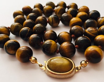 Vintage Tiger's Eye gemstone necklace