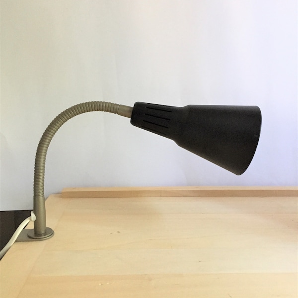 Lampada da tavolo Ikea anni '90 - Kvart V0401 - Minimal modern style lamp - Lampada nera di metallo con braccio flessibile e morsetto