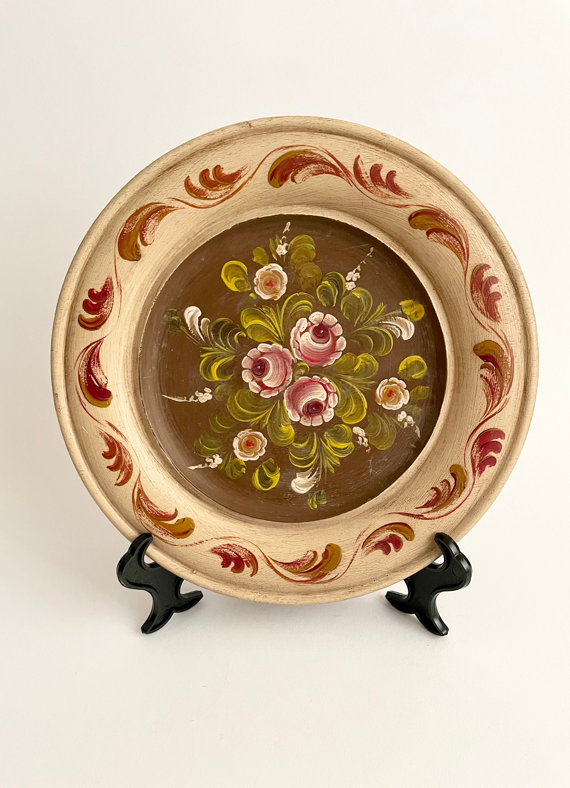 Hand painted wooden plate with flowers / Vintage Italian Tyrolean / Hand painted Ladin craft