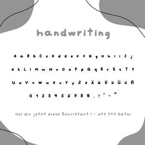 Könnte beinhalten: Handgeschriebener Alphabet und Zahlen in einem verspielten, abgerundeten Schriftstil. Die Buchstaben sind schwarz auf weißem Hintergrund. Der Text "handwriting" befindet sich oben im Bild. Der Text "Hol dir jetzt diese Schriftart! - off ttf Datei" befindet sich unten im Bild.