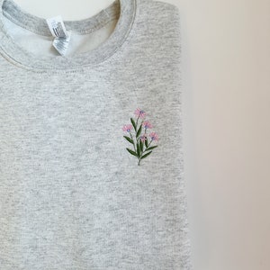 Floral Embroidered Sweatshirt || Floral Crewneck || Floral Sweatshirt || Gift for Her