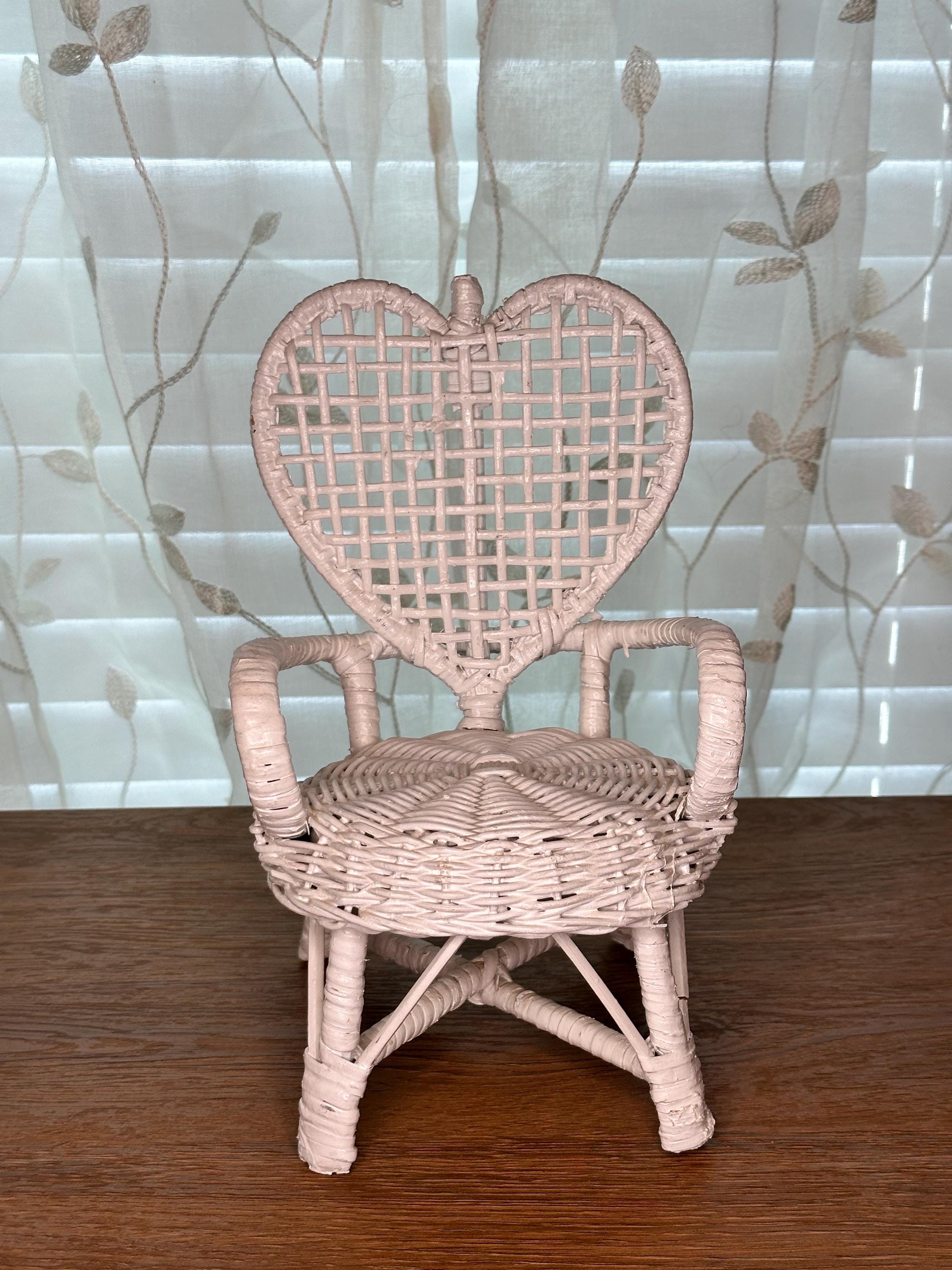 ドール用小さな木製チェア 人形用椅子 | Brocante de La Cocotte