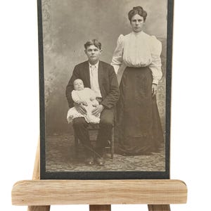 Photo de famille vintage des années 1900, édouardienne, noir et blanc, cartonné, photo de collection