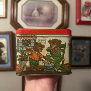 Vintage 80s Bear Baking Tin