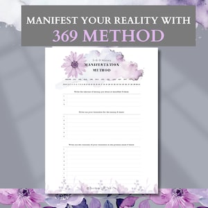 Puede incluir: Una hoja de trabajo imprimible del método de manifestación de dinero 3-6-9 con un fondo de acuarela que presenta una flor morada. La hoja de trabajo incluye un calendario, espacio para escribir la cantidad de dinero que desea manifestar, su intención y el resultado de su intención.