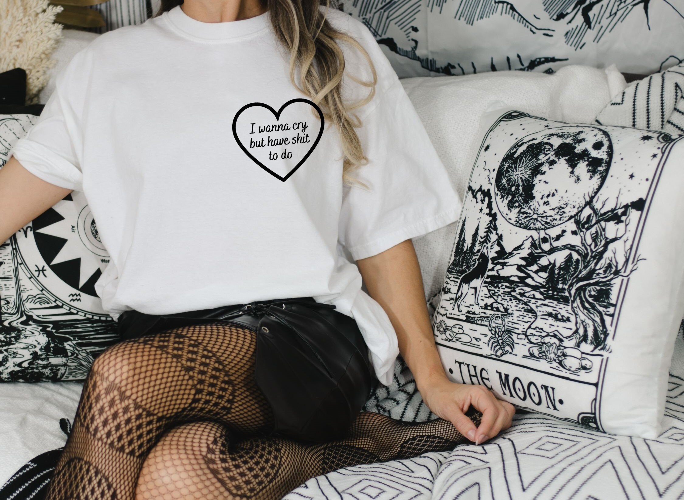 Same Shit Different Hat T-Shirt - Dark Humor Statement Shirt Für Männer