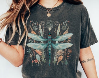 Dragonfly Shirt, Dragonfly Lover Shirt, Cottagecore Dragonfly Tee, Insect Lover T-Shirt, Nature Lover Gift, Nature Christmas Shirt