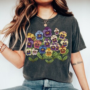 Vintage Pansies Shirt Pansy Flower Gift, Flowers Shirt, Cottagecore Flower Tee, T-Shirt Flower, Nature Shirt, Pansies T-Shirt, Pansies Plant