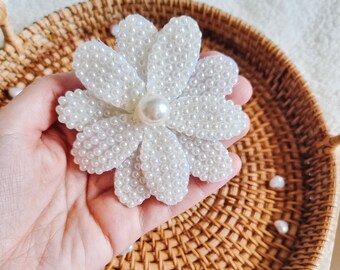 Pearl flower clip, flower girl, hair accessory, toddler clips, adults clip, Bridesmaid accessories, toddler hair clip, flower girl hair clip