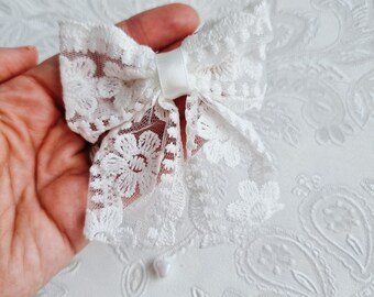 Flower girl hair clips, flower girl, hair accessory, toddler clips, Bridesmaid accessories, toddler hair clip, hair bow, lace