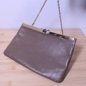 Vintage Etra leather beige clutch with gold tone chain