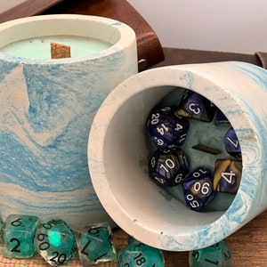 DnD Scented Candle, Full DnD Mystery Dice Set, Dungeons and Dragons Dice Set, DM Gift, D20 Dice, Dungeon Master, Hand Poured, Soy Candle