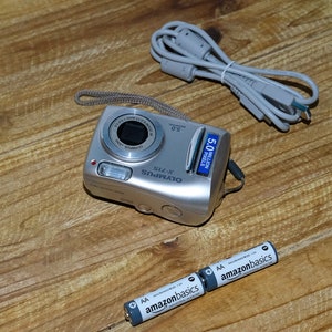 Olympus FE-115 X-715 5MP Retro Y2K Compact Digicam 2006 Vintage CCD Point and Shoot Camera imagem 8