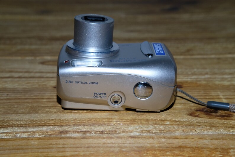 Olympus FE-115 X-715 5MP Retro Y2K Compact Digicam 2006 Vintage CCD Point and Shoot Camera imagem 4