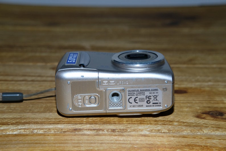 Olympus FE-115 X-715 5MP Retro Y2K Compact Digicam 2006 Vintage CCD Point and Shoot Camera imagem 7