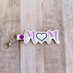 Heartfelt Mom Keychains - Personalized Gift for Mother&#39;s Day, Birthday, or Any Occasion