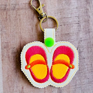 Adorable Embroidered Baby Boots Keychain - Perfect Gift for New Moms and Parents-to-Be. Shop Now and Cherish the Memories!