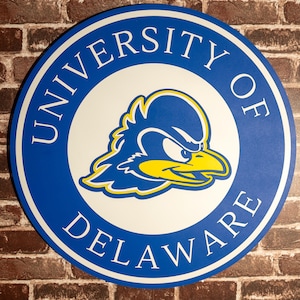 University of Delaware Blue Hens Sign - 22.5&quot; Round Wooden Wall Decor