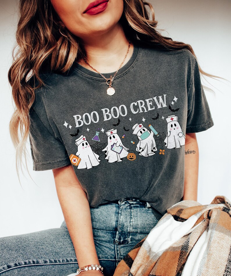 Comfort Colors® Halloween Nurse Shirt, Boo Boo Crew, Nurse Gift For Women, Spooky Season Shirt imagem 5