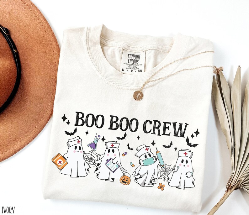 Comfort Colors® Halloween Nurse Shirt, Boo Boo Crew, Nurse Gift For Women, Spooky Season Shirt imagem 3
