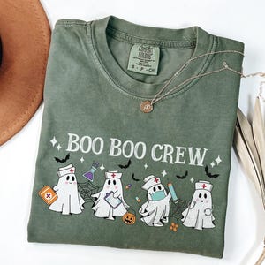 Comfort Colors® Halloween Nurse Shirt, Boo Boo Crew, Nurse Gift For Women, Spooky Season Shirt imagem 2