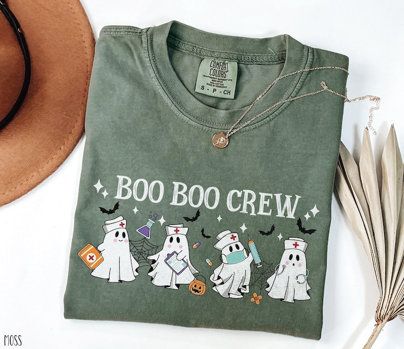 Comfort Colors® Halloween Nurse Shirt, Boo Boo Crew, Nurse Gift For Women, Spooky Season Shirt imagem 2