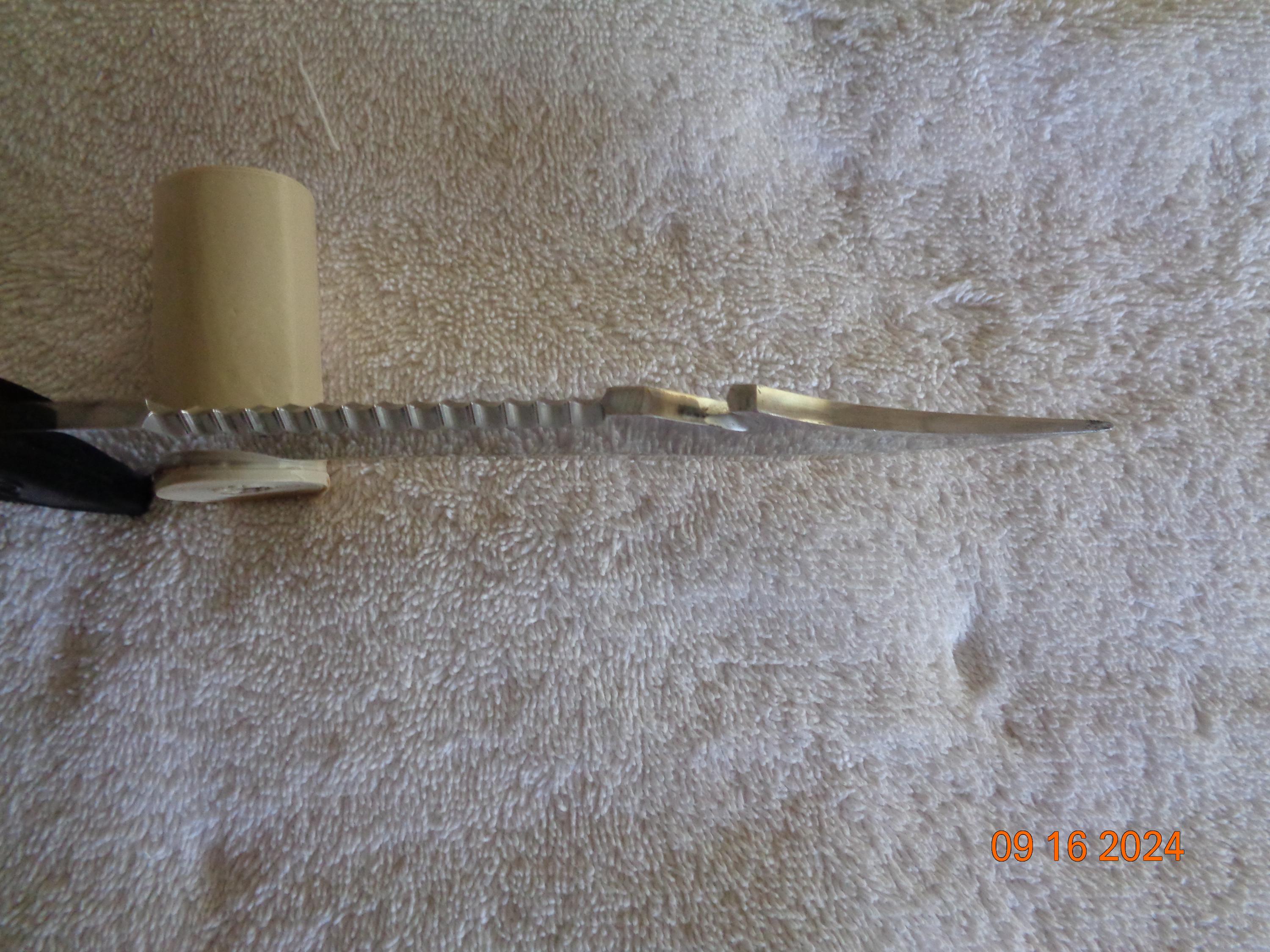 Lot De 3 Couteaux De Plongée Anciens - Dont Beuchat Sud - À Identifier