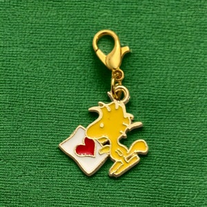 WOODSTOCK Peanuts Small Clip-on, Enameled Charm for Jewelry Making, Stitch Marker, Wineglass, Keychain, Zipper Pull, Earrings, Bracelet