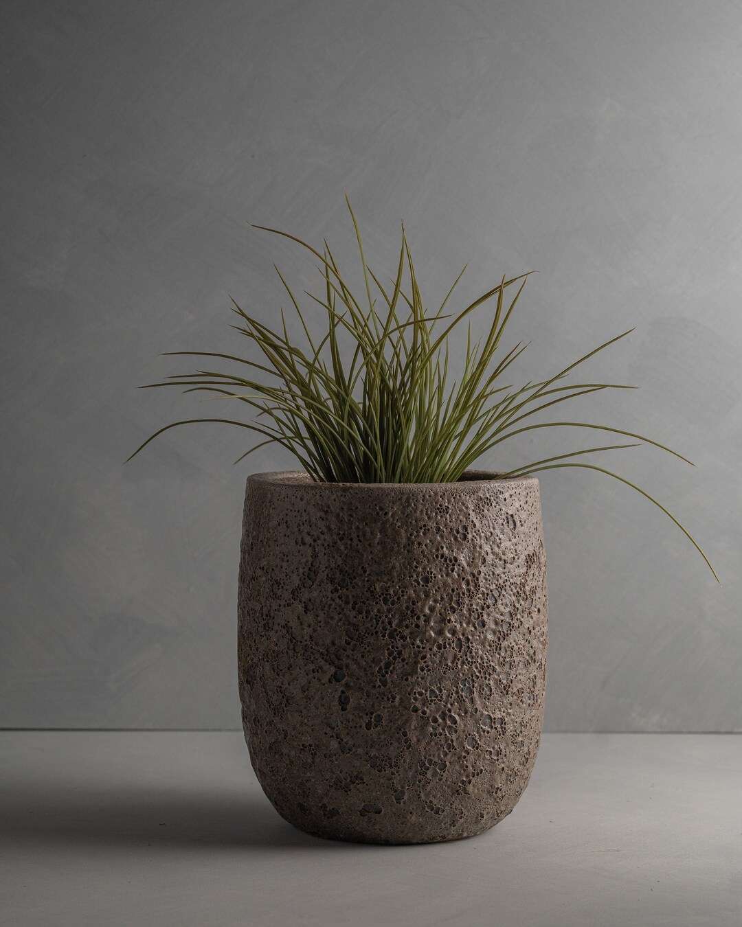 Textured Ceramic Planter Pot for Indoor and Outdoor Plants With Modern