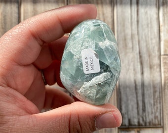 Kleiner Fluorit Handschmeichler | Aus Mexiko | Blauer Fluorit Kieselstein | Mit Natürlichen Brüchen