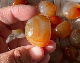 Karneol Trommelsteine | (1) Intuitiv gewählter Carnelian Tumble